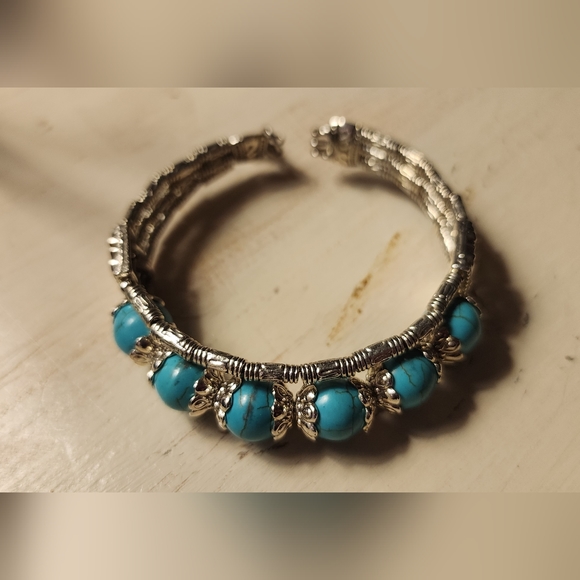 Turquoise adjustable bracelet - Picture 2 of 5
